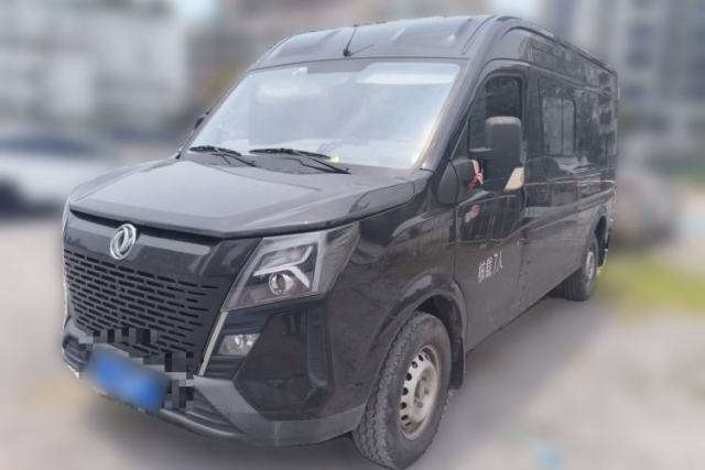 Used Dongfeng Yufeng 2023 V9+ 2.0T Manual Front-Wheel-Drive Multi-Function Mid-Roof Van with 7/8/9 Seats