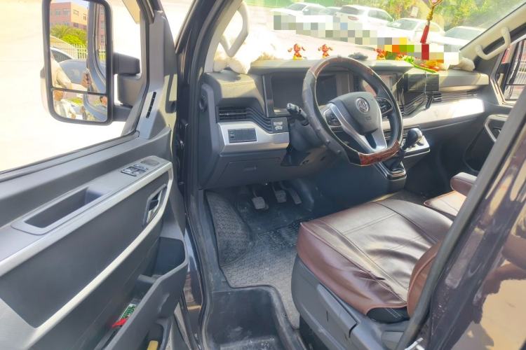 Used Dongfeng Yufeng 2023 V9+ 2.0T Manual Front-Drive Multi-Function Mid-Roof High-Roof 7/8/9-Seater Driver Seat