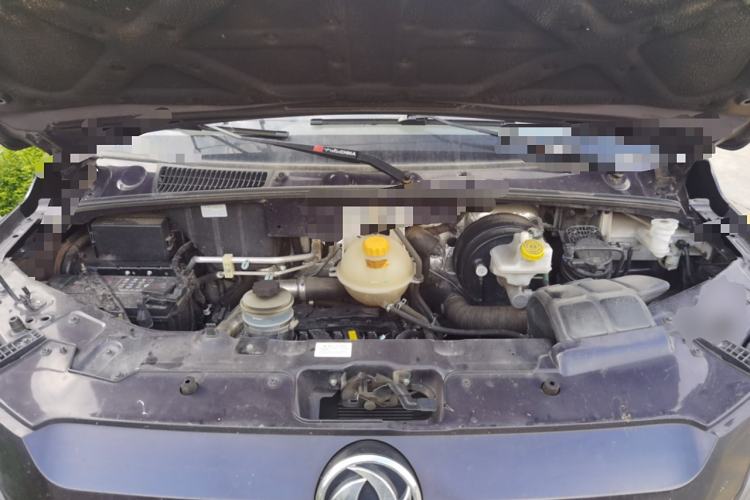 Used Dongfeng Yufeng 2023 V9+ 2.0T Automatic Front-Drive Multi-Function Mid-Roof 7/8/9-Seater Engine Bay
