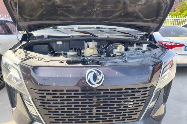 Used Dongfeng Yufeng 2023 V9+ 2.0T Manual Front-Drive Multi-Function Mid-Roof High-Roof 7/8/9-Seater Engine Bay