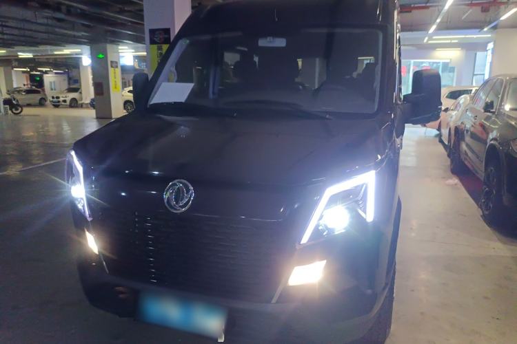 Used Dongfeng Yufeng 2023 V9+ 2.0T Automatic Front-Wheel-Drive Short Wheelbase Mid-Roof Design—5/6-Seater Exterior 1