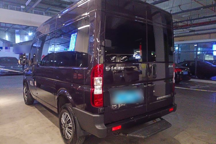 Used Dongfeng Yufeng 2023 V9+ 2.0T Automatic Front-Wheel-Drive Short Wheelbase Mid-Roof Design—5/6-Seater Exterior 3