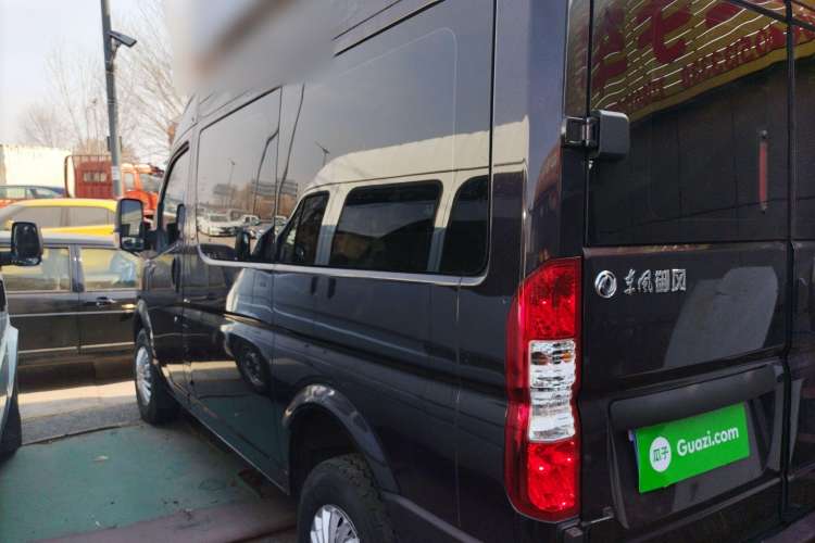 Used Dongfeng Yufeng 2023 V9+ 2.0T Automatic Front-Wheel-Drive Short Wheelbase Mid-Roof Design—5/6-Seater Exterior 3