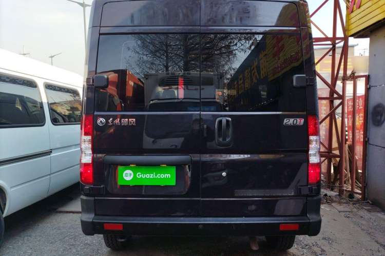 Used Dongfeng Yufeng 2023 V9+ 2.0T Automatic Front-Wheel-Drive Short Wheelbase Mid-Roof Design—5/6-Seater Exterior 4