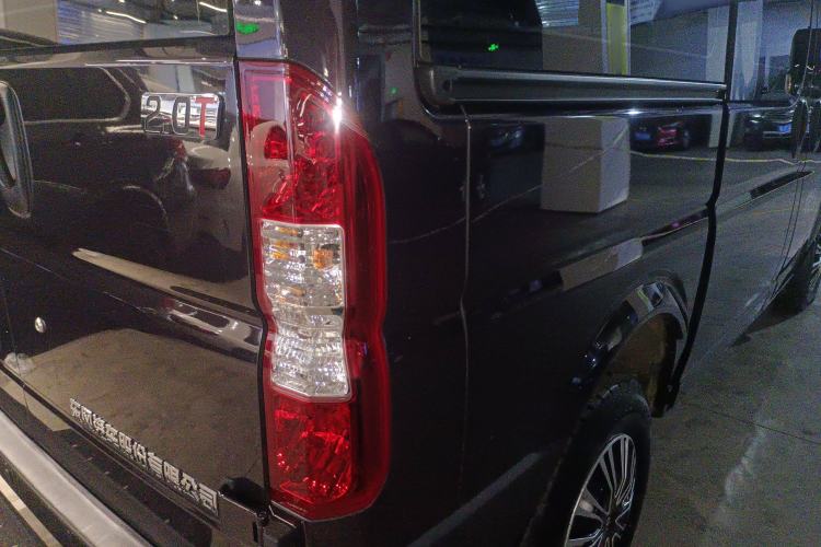 Used Dongfeng Yufeng 2023 V9+ 2.0T Automatic Front-Wheel-Drive Short Wheelbase Mid-Roof Design—5/6-Seater Exterior 6
