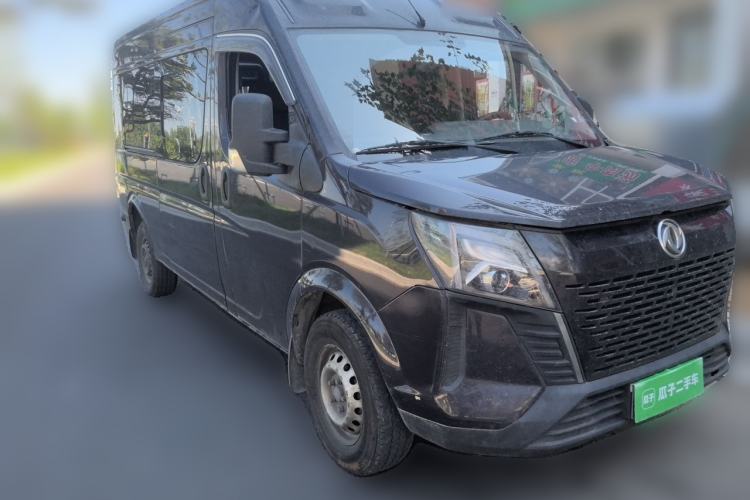 Used Dongfeng Yufeng 2023 V9+ 2.0T Manual Front-Wheel-Drive Multi-Function Mid-Roof Van with 7/8/9 Seats Front Right 45 Deg