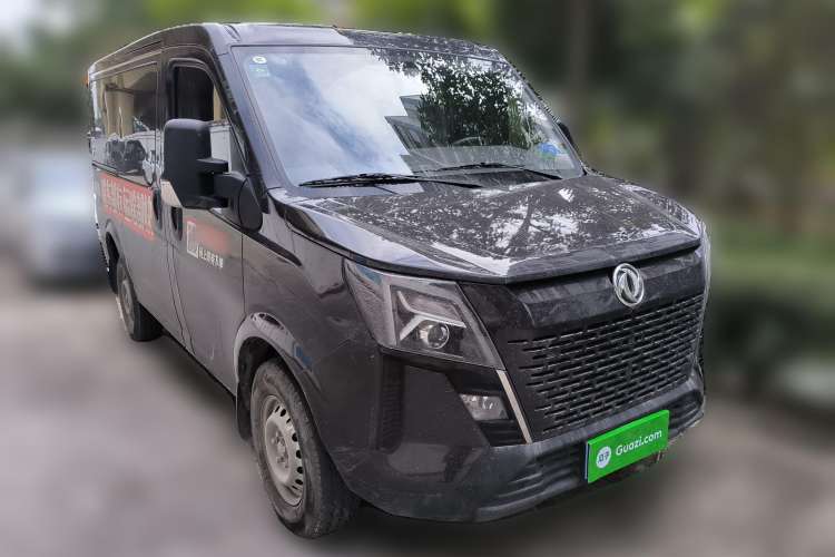 Used Dongfeng Yufeng 2023 V9+ 2.0T Automatic Front-Wheel-Drive Short Wheelbase Low-Roof Model with 5/6 Seats Front Right 45 Deg