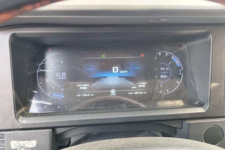 Used Dongfeng Yufeng 2023 V9+ 2.0T Manual Front-Drive Multi-Function Mid-Roof High-Roof 7/8/9-Seater Instrument Cluster