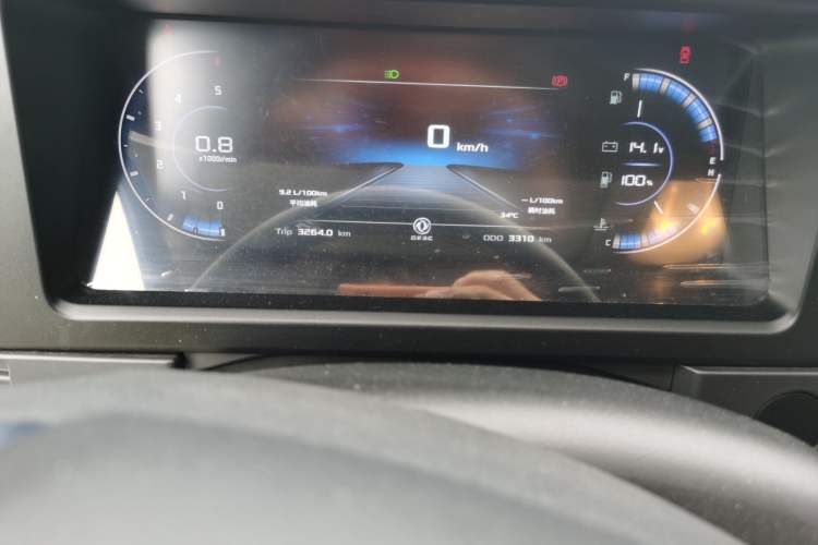 Used Dongfeng Yufeng 2023 V9+ 2.0T Manual Rear-Drive Multi-Function Mid-Height 7/8/9-Seater Odometer Close Up