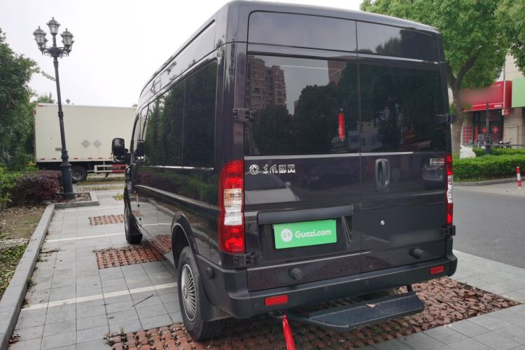 Used Dongfeng Yufeng 2023 V9+ 2.0T Manual Rear-Drive Multi-Function Mid-Height 7/8/9-Seater Rear Left 45 Deg