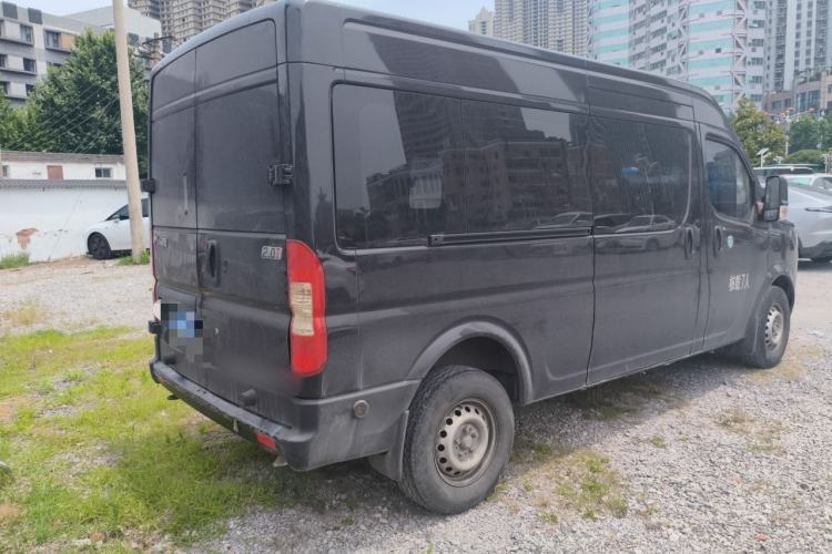 Used Dongfeng Yufeng 2023 V9+ 2.0T Manual Front-Wheel-Drive Multi-Function Mid-Roof Van with 7/8/9 Seats Rear Right 45 Deg