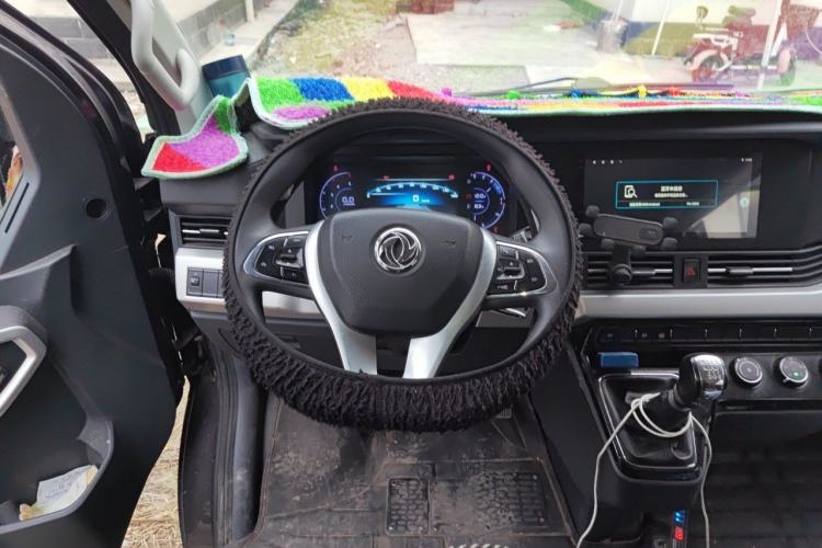 Used Dongfeng Yufeng 2023 V9+ 2.0T Manual Front-Wheel-Drive Multi-Function Mid-Roof Van with 7/8/9 Seats Steering Wheel