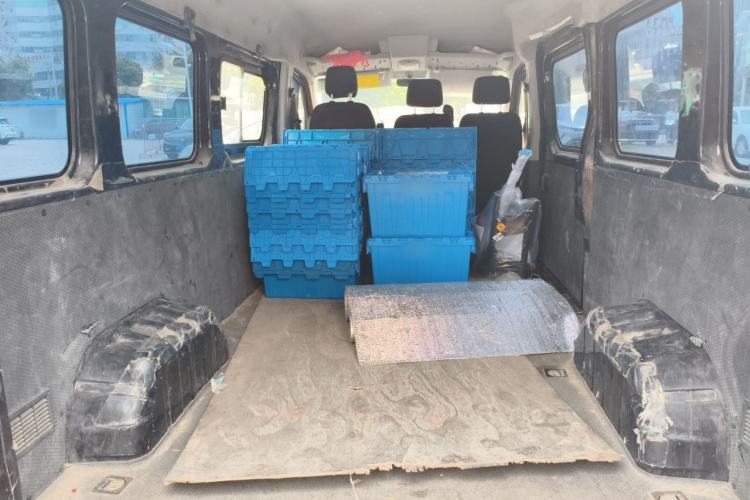 Used Dongfeng Yufeng 2023 V9+ 2.0T Manual Front-Wheel-Drive Multi-Function Mid-Roof Van with 7/8/9 Seats Trunk
