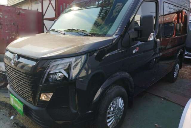 Used Dongfeng Yufeng 2023 V9+ 2.0T Automatic Front-Wheel-Drive Short Wheelbase Mid-Roof Design—5/6-Seater