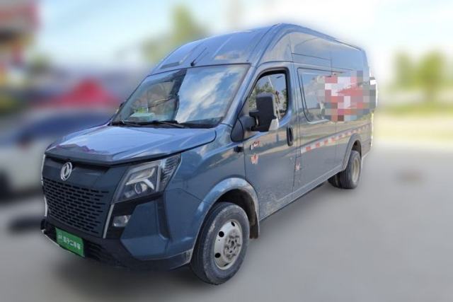 Used Dongfeng Yufeng 2023 V9+ 2.3T Manual Rear-Drive Cargo Van with Dual Rear Tires 3-Seater