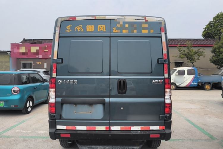 Used Dongfeng Yufeng 2023 V9+ 2.3T Manual Front-Drive Van Short Wheelbase Mid-Roof 3-Seater Rear