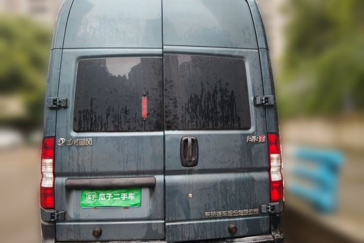 Used Dongfeng Yufeng 2023 V9+ 2.3T Manual Rear-Drive Cargo Van with Dual Rear Tires 3-Seater Rear