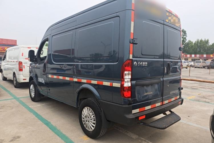 Used Dongfeng Yufeng 2023 V9+ 2.3T Manual Front-Drive Van Short Wheelbase Mid-Roof 3-Seater Rear Left 45 Deg