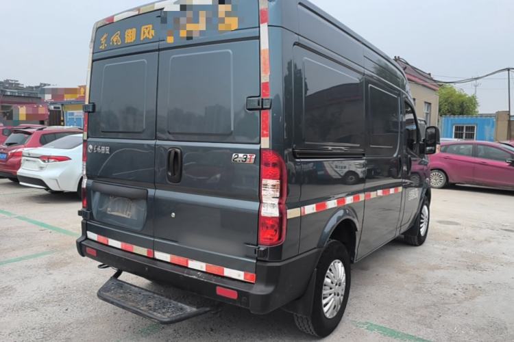 Used Dongfeng Yufeng 2023 V9+ 2.3T Manual Front-Drive Van Short Wheelbase Mid-Roof 3-Seater Rear Right 45 Deg