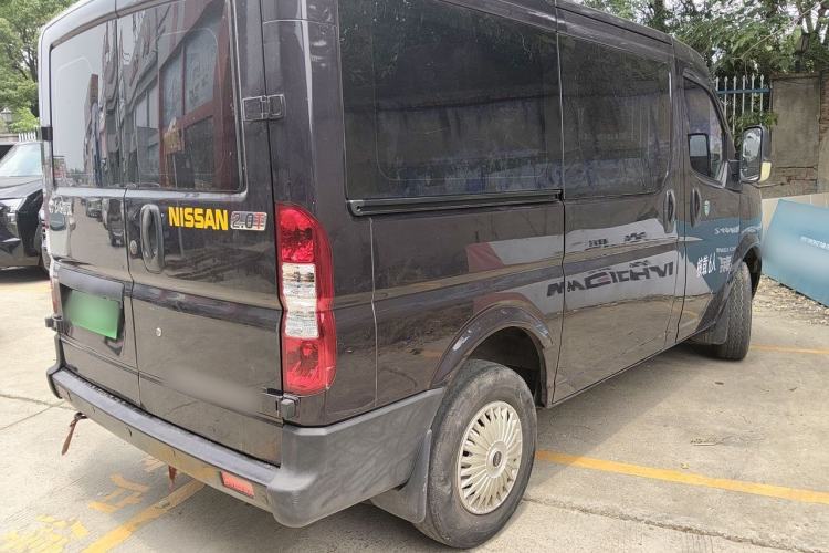 Used Dongfeng Yufeng 2023 V9+ 2.0T Manual Front-Wheel-Drive Multi-Function Short-Chassis Low-Roof 5/6-Seater Rear Right 45 Deg