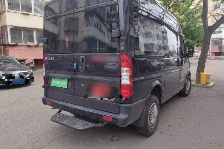 Used Dongfeng Yufeng 2023 V9+ 2.0T Manual Front-Drive Multi-Function Short-Chassis Mid-Height 5/6-Seater Rear Right 45 Deg
