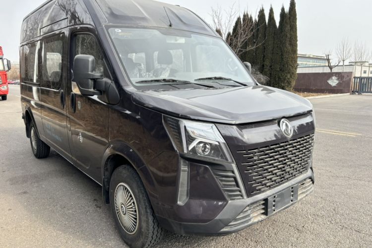 Used Dongfeng Yufeng 2023 V9+ 2.0T Manual Front-Drive Multi-Function Mid-Roof High-Roof 7/8/9-Seater Exterior 8