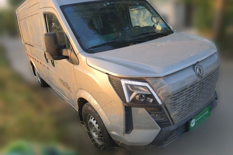 Used Dongfeng Yufeng 2023 V9+ 2.3T Manual Front-Drive Van Long Wheelbase Mid-Roof 3-Seater Front Right 45 Deg