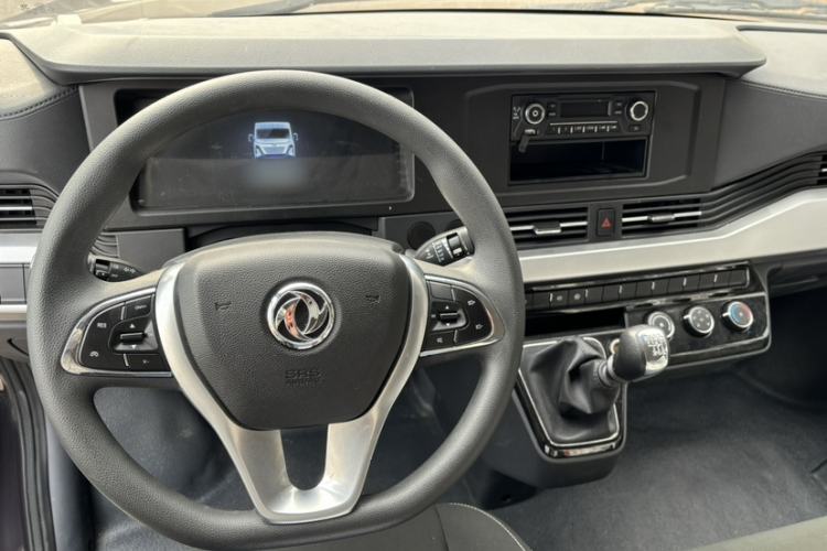 Used Dongfeng Yufeng 2023 V9+ 2.0T Manual Front-Drive Multi-Function Mid-Roof High-Roof 7/8/9-Seater Interior 2