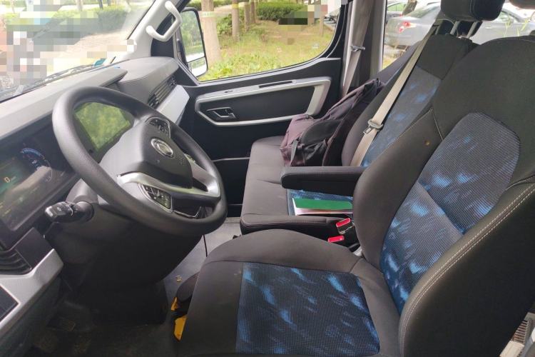 Used Dongfeng Yufeng 2023 V9+ 2.0T Automatic Front-Drive Multi-Function Mid-Roof 7/8/9-Seater Left Front Seat