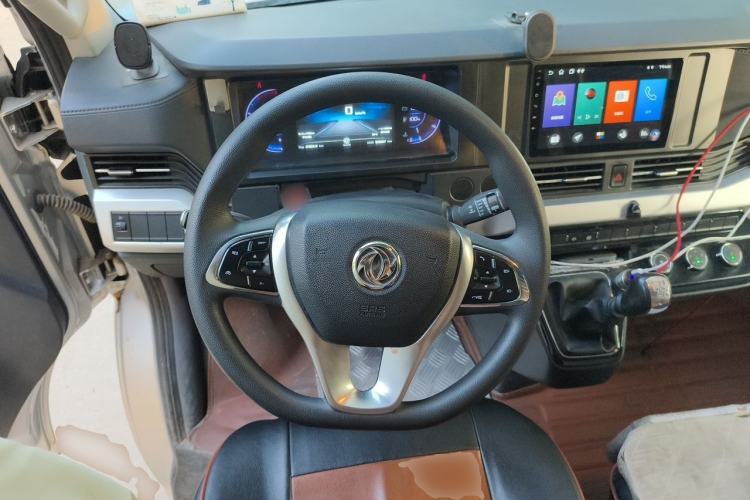Used Dongfeng Yufeng 2023 V9+ 2.3T Manual Front-Drive Van Long Wheelbase Mid-Roof 3-Seater Steering Wheel