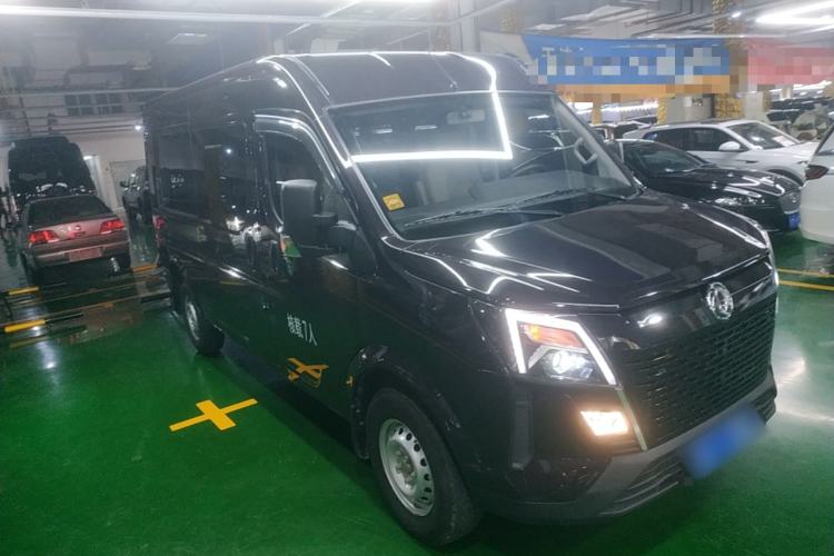 Used Dongfeng Yufeng 2023 V9+ 2.0T Automatic Front-Drive Multi-Function Mid-Roof 7/8/9-Seater Front Right 45 Deg