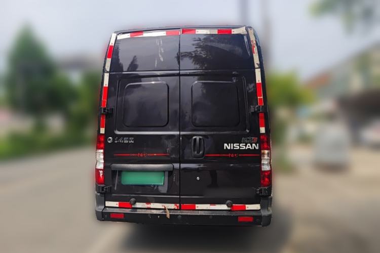 Used Dongfeng Yufeng 2023 V9+ 2.3T Manual Rear-Drive Cargo Van with Dual Rear Tires 3-Seater Rear