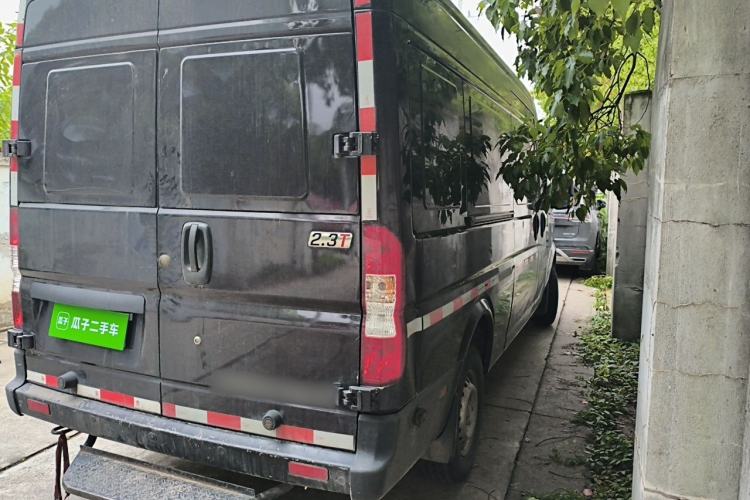 Used Dongfeng Yufeng 2023 V9+ 2.3T Manual Front-Drive Van Long Wheelbase Mid-Roof 3-Seater Rear Right 45 Deg