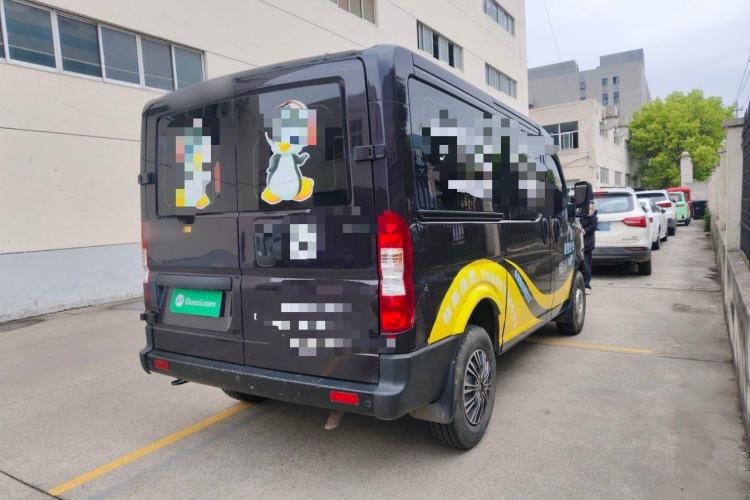 Used Dongfeng Yufeng 2023 V9+ 2.0T Automatic Front-Wheel-Drive Short Wheelbase Mid-Roof Design—5/6-Seater Rear Right 45 Deg
