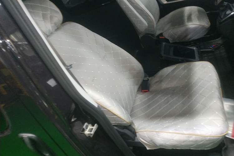 Used Dongfeng Yufeng 2023 V9+ 2.0T Automatic Front-Drive Multi-Function Mid-Roof 7/8/9-Seater Right Front Seat