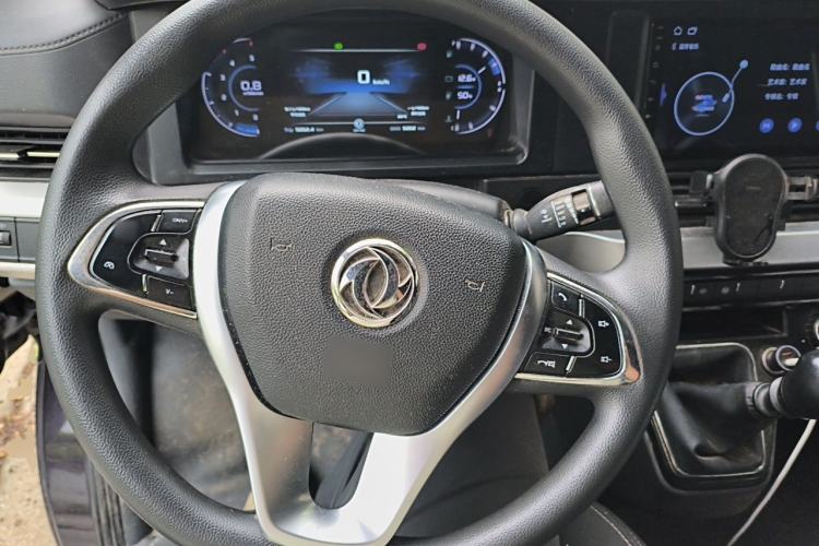 Used Dongfeng Yufeng 2023 V9+ 2.3T Manual Front-Drive Van Long Wheelbase Mid-Roof 3-Seater Steering Wheel