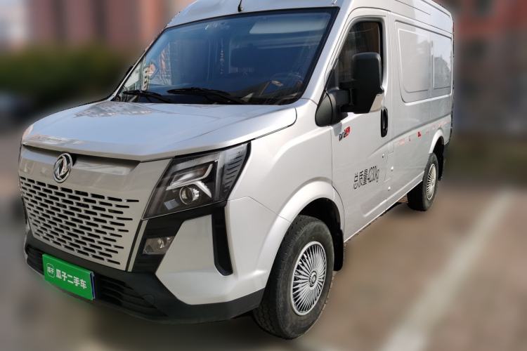 Used Dongfeng Yufeng 2023 V9+ 2.3T Manual Front-Drive Van Short Wheelbase Mid-Roof 3-Seater