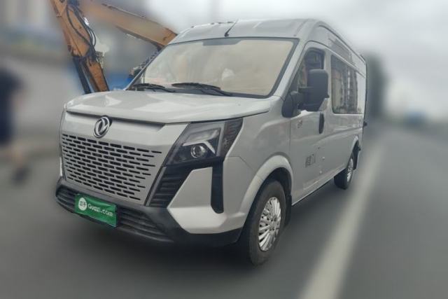 Used Dongfeng Yufeng 2023 V9+ 2.0T Manual Front-Wheel-Drive Multi-Function Mid-Roof Van with 7/8/9 Seats