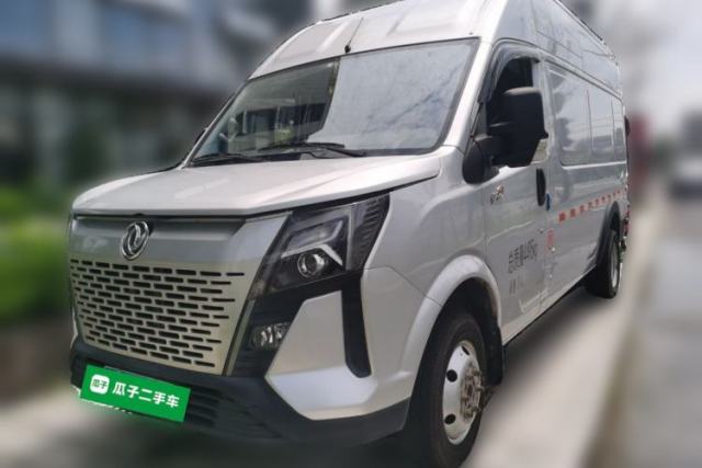 Used Dongfeng Yufeng 2023 V9+ 2.3T Manual Rear-Drive Cargo Van with Dual Rear Tires 3-Seater