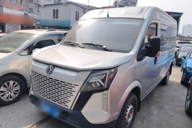 Used Dongfeng Yufeng 2023 V9+ 2.0T Manual Front-Wheel-Drive Multi-Function Mid-Roof Van with 7/8/9 Seats