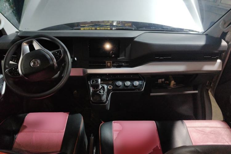 Used Dongfeng Yufeng 2023 V9+ 2.0T Automatic Front-Drive Multi-Function Mid-Roof 7/8/9-Seater Center Console