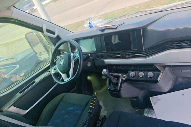 Used Dongfeng Yufeng 2023 V9+ 2.3T Manual Front-Drive Van Long Wheelbase High Roof 3-Seater Center Console