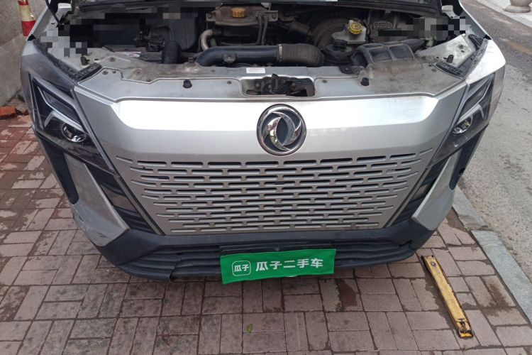 Used Dongfeng Yufeng 2023 V9+ 2.0T Manual Rear-Drive Multi-Function Mid-Height 7/8/9-Seater Engine Bay