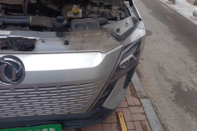 Used Dongfeng Yufeng 2023 V9+ 2.0T Manual Rear-Drive Multi-Function Mid-Height 7/8/9-Seater Engine Bay Left