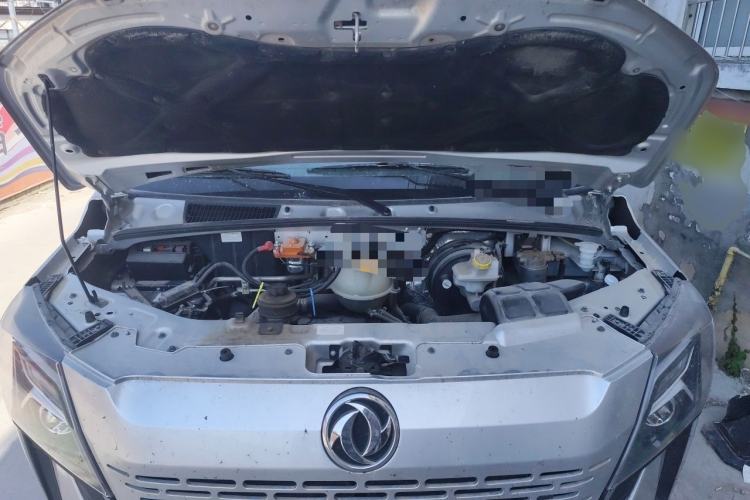 Used Dongfeng Yufeng  Engine Bay