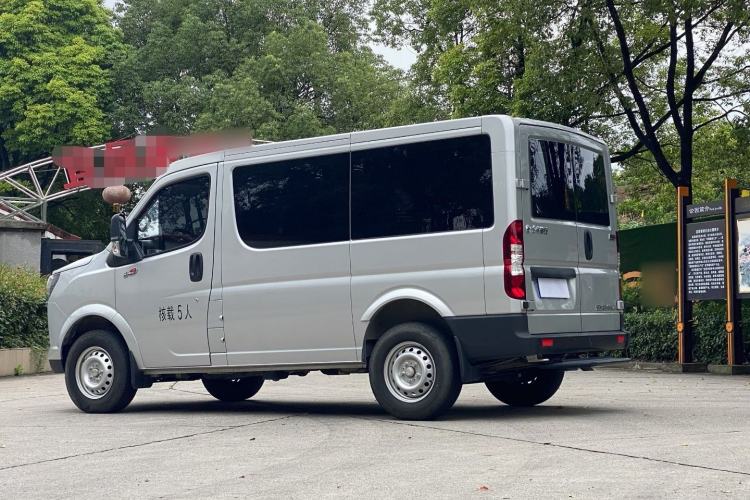 Used Dongfeng Yufeng 2023 V9+ 2.0T Manual Front-Wheel-Drive Multi-Function Short-Chassis Low-Roof 5/6-Seater Exterior 3