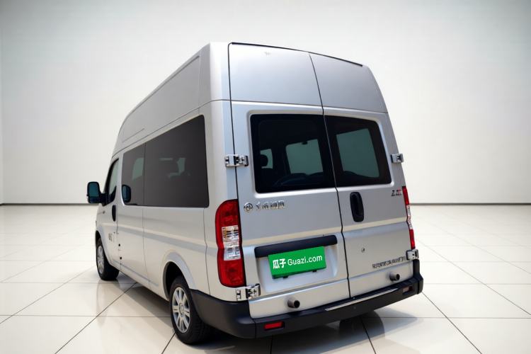 Used Dongfeng Yufeng 2023 V9+ 2.0T Manual Front-Drive Multi-Function Mid-Roof High-Roof 7/8/9-Seater Exterior 3