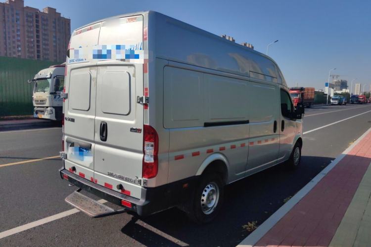 Used Dongfeng Yufeng 2023 V9+ 2.3T Manual Front-Drive Van Long Wheelbase High Roof 3-Seater Exterior 3