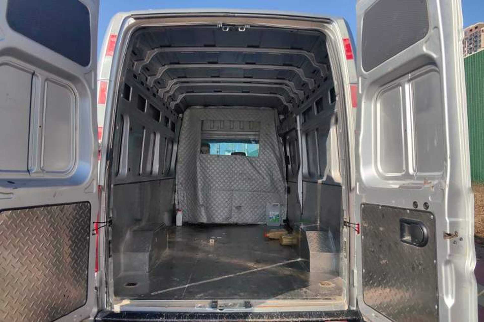 Used Dongfeng Yufeng 2023 V9+ 2.3T Manual Front-Drive Van Long Wheelbase High Roof 3-Seater Exterior 4