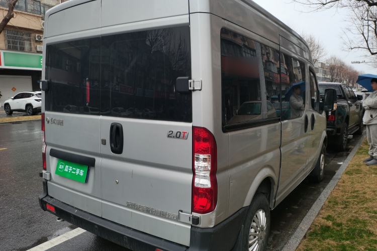 Used Dongfeng Yufeng 2023 V9+ 2.0T Manual Front-Drive Multi-Function Short-Chassis Mid-Height 5/6-Seater Exterior 5